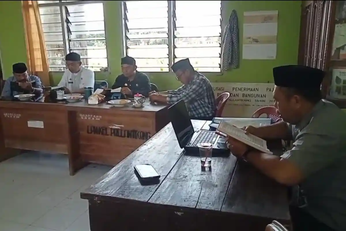 Camat Bansuhari Said Bikin Program Rutin Jumat 'Pattallassang Mengaji', Warga: Saya Merasa Tenang   